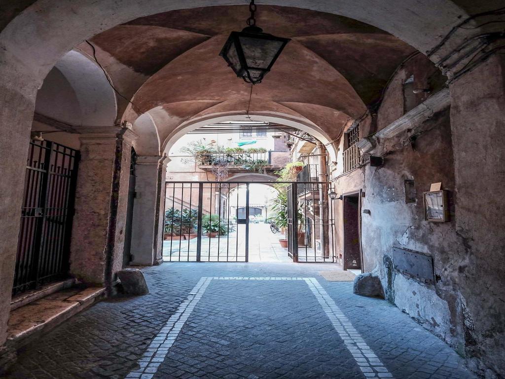 Ancient Trastevere Vespa Loft Rome Exterior photo